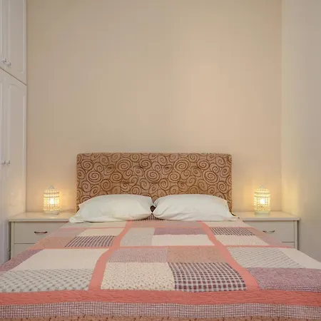 Apartamento Tony Gratsias *